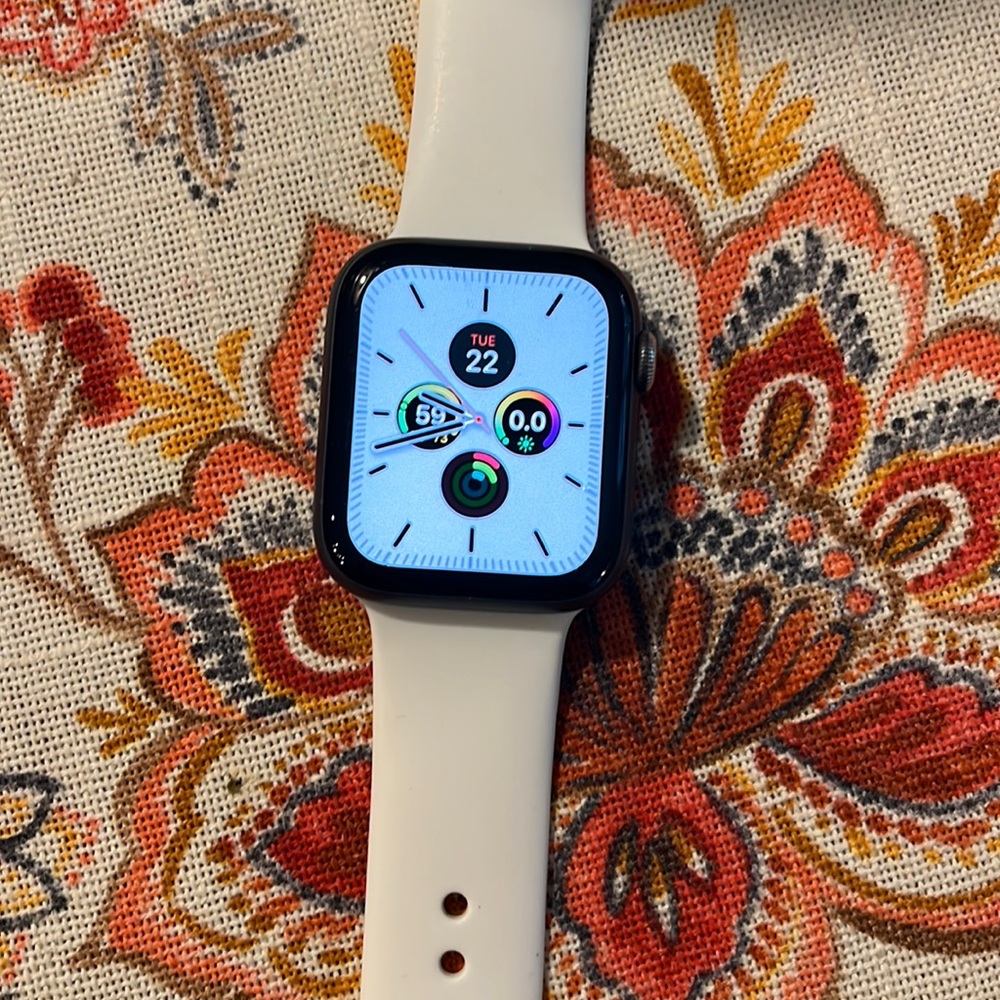 SERIES 4 APPLE WATCH!!! includes 3 bands as well and a charger!